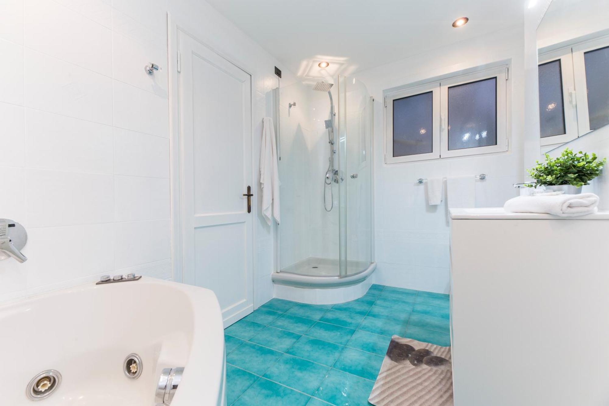 Casaviva - Elegant Bilo With Shared Pool In Nervi Apartment